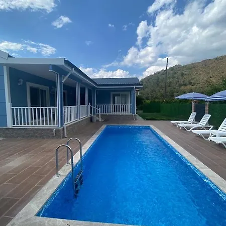 Myra 4*